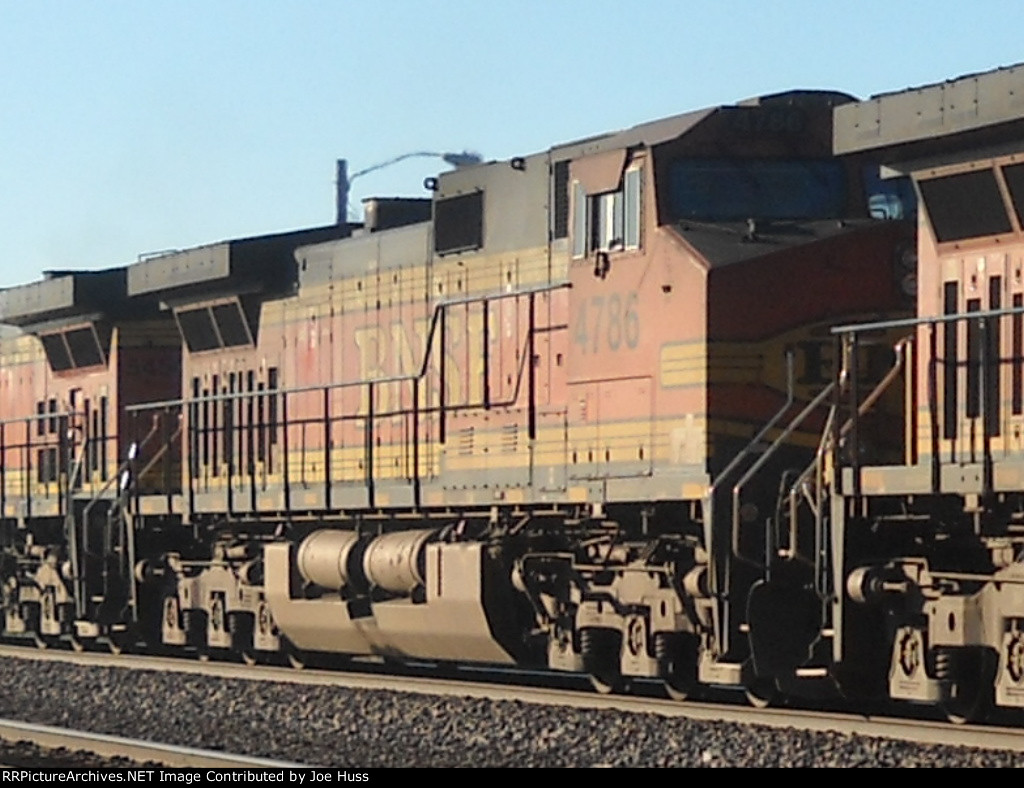 BNSF 9932 East